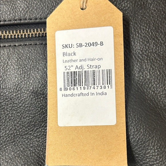 Stylish Black and White Cowhide Shoulder Bag - Sixtease - Picture 3 of 8